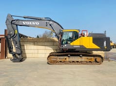 2023 Volvo EC380ENL crawler excavator side view 2023 Volvo EC380ENL crawler excavator side view