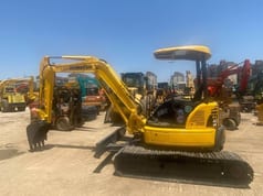 2020 Komatsu PC40MR-2 mini excavator, three-quarter view 2020 Komatsu PC40MR-2 mini excavator, three-quarter view