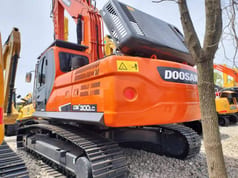 2022 Doosan DX300LC crawler excavator rear view