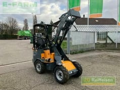 2023 Giant G1200 mini excavator, three-quarter view 2023 Giant G1200 mini excavator, three-quarter view