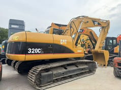 2018 Caterpillar 320CL crawler excavator, side view 2018 Caterpillar 320CL crawler excavator, side view