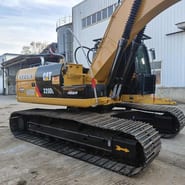 Caterpillar 320DL rupsgraafmachine uit 2020, zijaanzicht Caterpillar 320DL rupsgraafmachine uit 2020, zijaanzicht