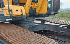 2013 Hyundai R380LC-9A crawler excavator side view