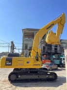 2020 Komatsu PC300 crawler excavator side view