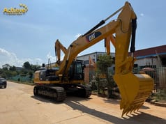 2025 Caterpillar 329D2L crawler excavator, side profile view 2025 Caterpillar 329D2L crawler excavator, side profile view