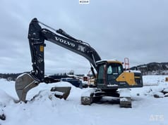 2016 Volvo EC220EL crawler excavator, side view 2016 Volvo EC220EL crawler excavator, side view