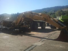1995 Liebherr 912 Litronic crawler excavator side view