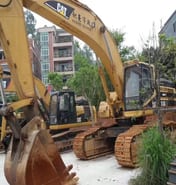 2011 Caterpillar 345BL crawler excavator, front three-quarter view 2011 Caterpillar 345BL crawler excavator, front three-quarter view