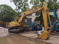 2018 Komatsu PC200-8 crawler excavator, rear three-quarter view 2018 Komatsu PC200-8 crawler excavator, rear three-quarter view