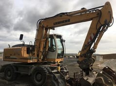 2009 Liebherr A900 wheel excavator, side view