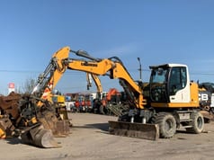2015 Liebherr A912 COMPACT wheel excavator, side view 2015 Liebherr A912 COMPACT wheel excavator, side view