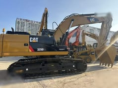 2024 Caterpillar 325D2L crawler excavator side view 2024 Caterpillar 325D2L crawler excavator side view