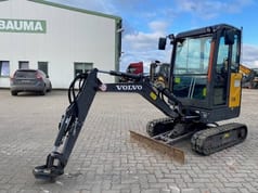 2022 Volvo EC18E mini excavator, side view 2022 Volvo EC18E mini excavator, side view