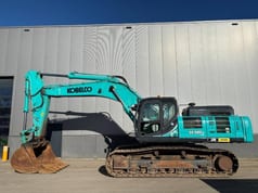 2020 Kobelco SK500LC-10 crawler excavator, side view 2020 Kobelco SK500LC-10 crawler excavator, side view