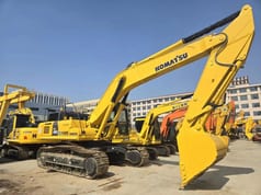 2020 Komatsu PC450-8 crawler excavator, side profile view 2020 Komatsu PC450-8 crawler excavator, side profile view