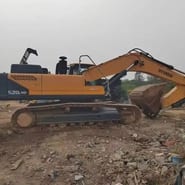 2014 Hyundai 520LC-9S crawler excavator side view