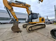 2023 Liebherr R922 crawler excavator side view 2023 Liebherr R922 crawler excavator side view