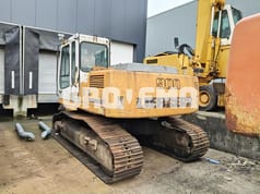 2000 Liebherr R900B LI crawler excavator, rear three-quarter view