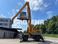 2012 Liebherr A934C LI material handler side view 2012 Liebherr A934C LI material handler side view