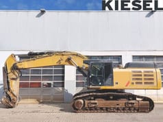 2019 Caterpillar 352F crawler excavator, side view 2019 Caterpillar 352F crawler excavator, side view