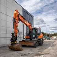 2022 Doosan DX160W-7 wheel excavator, front three-quarter view 2022 Doosan DX160W-7 wheel excavator, front three-quarter view
