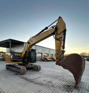 2012 Caterpillar 324E crawler excavator, side profile view 2012 Caterpillar 324E crawler excavator, side profile view