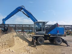 2017 Fuchs MHL320 material handler, side view 2017 Fuchs MHL320 material handler, side view