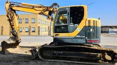 2016 Hyundai Robex 145LCR-9A crawler excavator side view 2016 Hyundai Robex 145LCR-9A crawler excavator side view