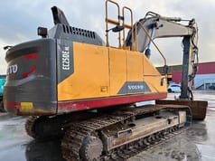 2015 Volvo EC250ENL crawler excavator, rear three-quarter view 2015 Volvo EC250ENL crawler excavator, rear three-quarter view