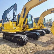 2021 Komatsu PC120-8 crawler excavator, side view 2021 Komatsu PC120-8 crawler excavator, side view