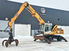 2000 Liebherr A924 Litronic wheel excavator side view