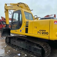 2017 Komatsu PC200-6 crawler excavator, side view 2017 Komatsu PC200-6 crawler excavator, side view