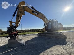 2017 Caterpillar 326 HDHW crawler excavator, side view 2017 Caterpillar 326 HDHW crawler excavator, side view