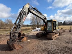 2004 Volvo EC140BLC crawler excavator, side view 2004 Volvo EC140BLC crawler excavator, side view
