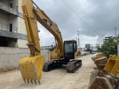2017 Caterpillar 320CL crawler excavator, front three-quarter view 2017 Caterpillar 320CL crawler excavator, front three-quarter view