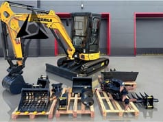 Gorila G40S I PRO CAB mini excavator with attachments Gorila G40S I PRO CAB mini excavator with attachments