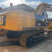 2022 Caterpillar 325D crawler excavator rear three-quarter view 2022 Caterpillar 325D crawler excavator rear three-quarter view