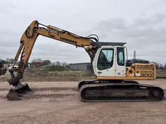 2011 Liebherr R900C crawler excavator side view 2011 Liebherr R900C crawler excavator side view