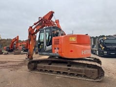2011 Hitachi Zaxis 225 US LC crawler excavator, side view