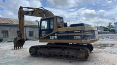 2020 Caterpillar 320B crawler excavator side view 2020 Caterpillar 320B crawler excavator side view