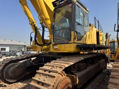 2019 Komatsu PC800-8 crawler excavator, front three-quarter view