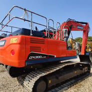 2023 Doosan DX300LC-9C crawler excavator, rear three-quarter view 2023 Doosan DX300LC-9C crawler excavator, rear three-quarter view