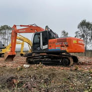 Hitachi Zaxis 200 crawler excavator, side profile view Hitachi Zaxis 200 crawler excavator, side profile view