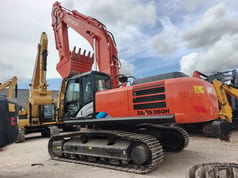 Hitachi ZAXIS 350H crawler excavator, side view