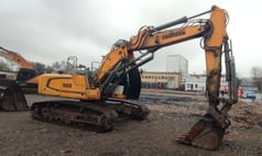Liebherr 922 crawler excavator, side view Liebherr 922 crawler excavator, side view