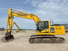 2015 Komatsu PC240LC-10 crawler excavator, side profile view 2015 Komatsu PC240LC-10 crawler excavator, side profile view