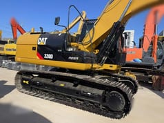 Гусеничный экскаватор 2024 Caterpillar 320D, вид сбоку