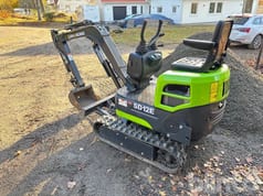2025 Shanding SD12E mini excavator, rear three-quarter view 2025 Shanding SD12E mini excavator, rear three-quarter view