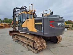 2015 Volvo EC220EL crawler excavator, rear three-quarter view