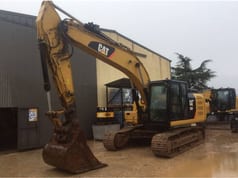 2016 Caterpillar 320F crawler excavator, front three-quarter view 2016 Caterpillar 320F crawler excavator, front three-quarter view